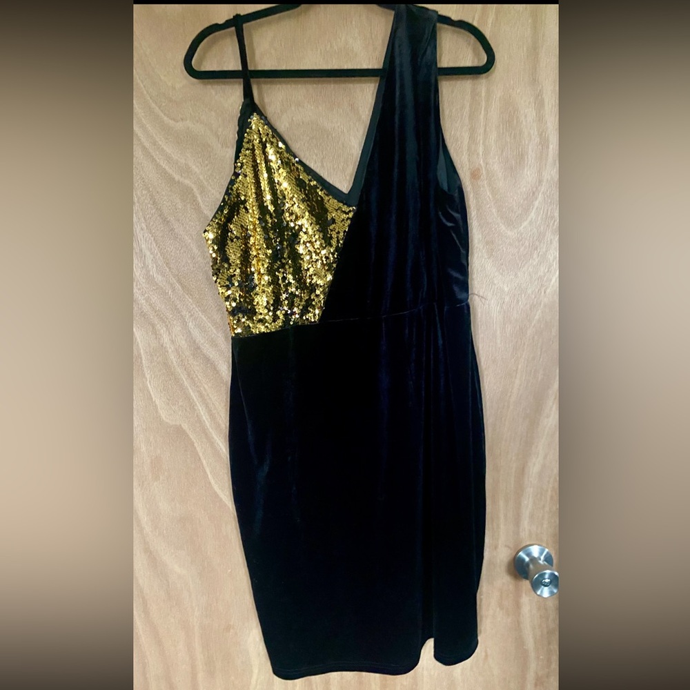 SHEIN Black and Gold One Shoulder Dress